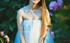 凯迪拉克14岁女孩视频